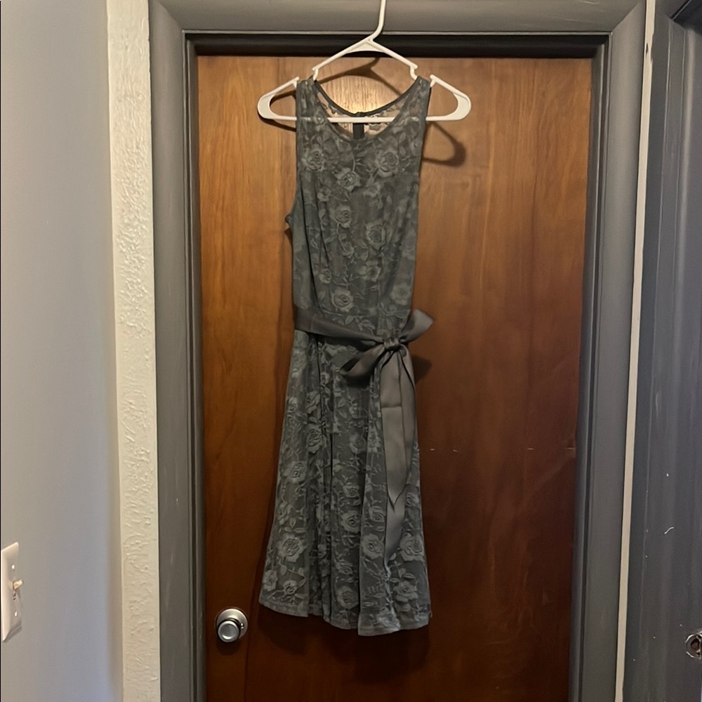 Elegant Gray Sleeveless Dress